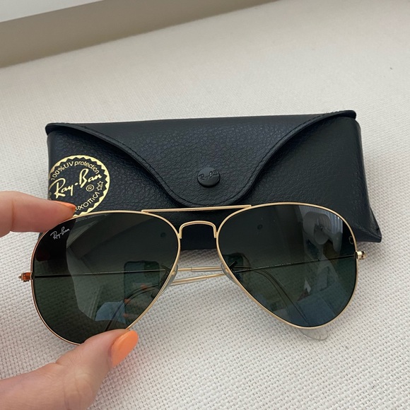 Ray-Ban Aviator Classic - Green Classic Lenses & Gold Frame - Picture 4 of 7